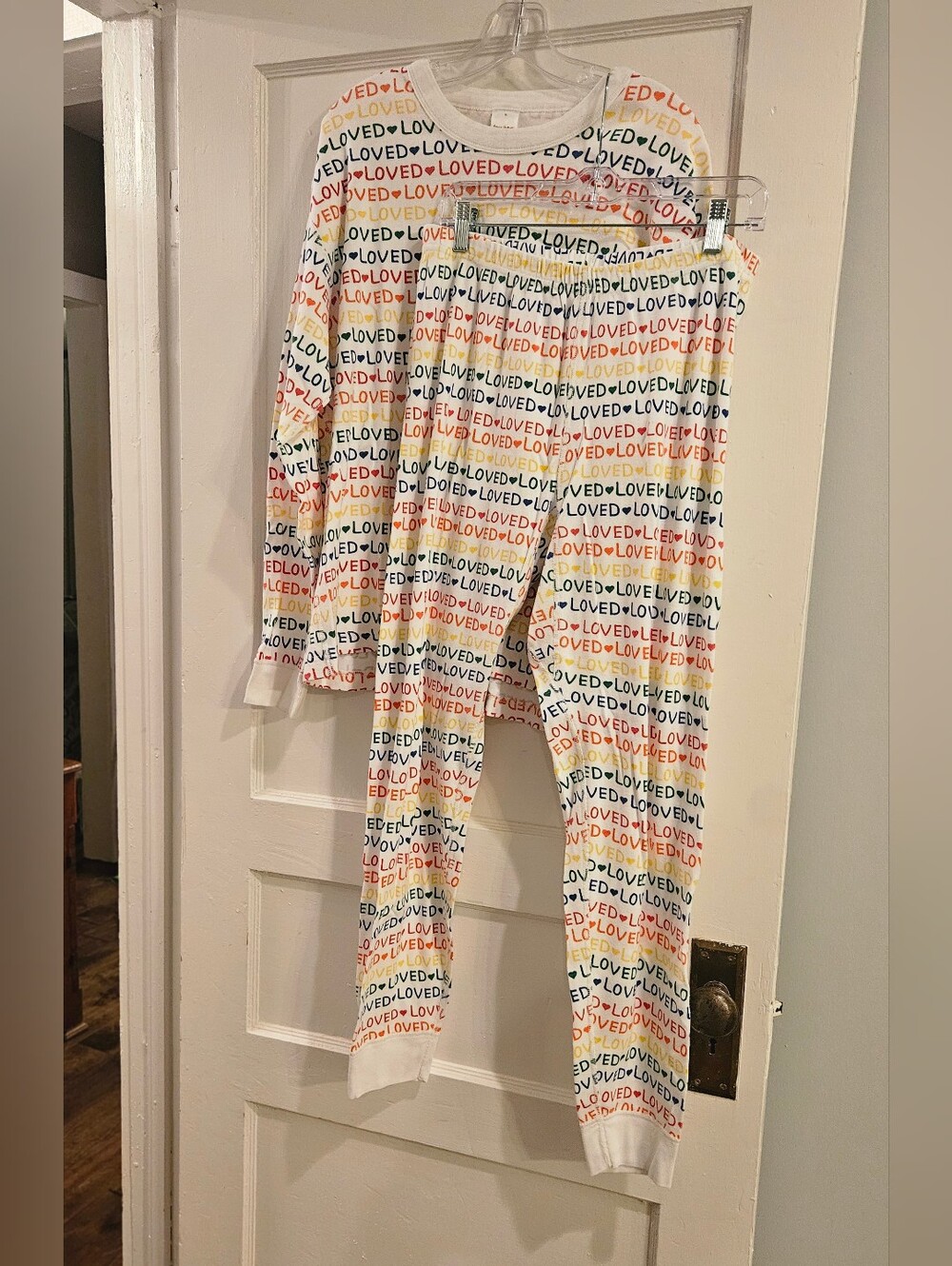 Hanna Andersson White 'Loved' Rainbow Print Adult Pajama Set, Size XL